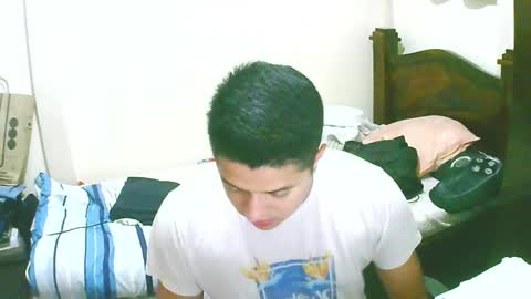 Snapshot of bryanbendy chatting on 12/13/24, 05:05 bryanbendy online show from 12/13/24, 05:05