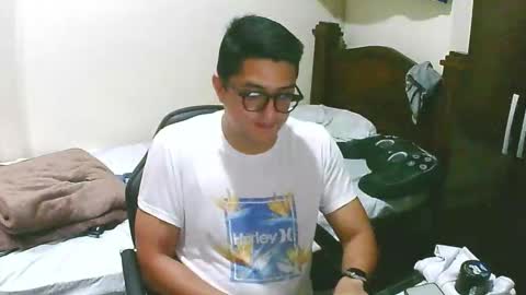 Snapshot of bryanbendy chatting on 11/27/25, 07:05 bryanbendy online show from 11/27/25, 07:05