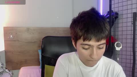 Snapshot of bryce_evans chatting on 12/17/24, 11:59 B R Y C E online show from 12/17/24, 11:59