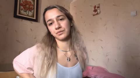 Snapshot of brynnclagett chatting on 11/02/25, 10:17 Hello My name is Rose  im new model here and little but shy but curious. online show from 11/02/25, 10:17