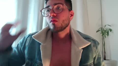 Snapshot of bryperez chatting on 01/21/25, 05:05 bry online show from 01/21/25, 05:05