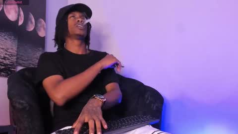 Snapshot of bryxxxon1 chatting on 09/25/25, 03:38 Bryxon online show from 09/25/25, 03:38