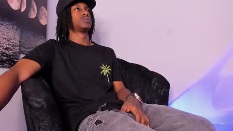 Snapshot of bryxxxon1 chatting on 10/05/25, 04:49 Bryxon online show from 10/05/25, 04:49