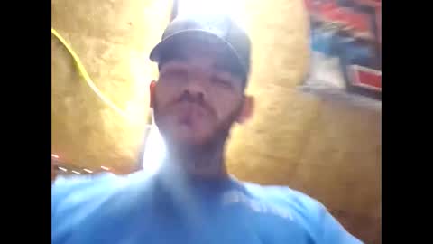 Snapshot of btown3095 chatting on 10/05/25, 03:54 btown3095 online show from 10/05/25, 03:54