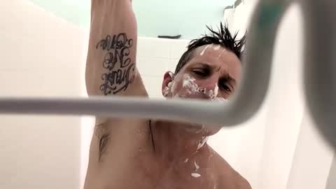 Snapshot of btownstud chatting on 12/14/25, 05:46 btownstud online show from 12/14/25, 05:46