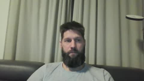 Snapshot of bubblebee1982 chatting on 12/04/24, 08:18 bubblebee1982 online show from 12/04/24, 08:18