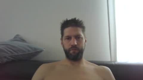 Snapshot of bubblebee1982 chatting on 10/10/25, 09:41 bubblebee1982 online show from 10/10/25, 09:41