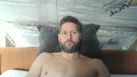 Snapshot of bubblebee1982 chatting on 11/06/25, 08:15 bubblebee1982 online show from 11/06/25, 08:15