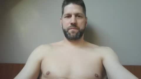 Snapshot of bubblebee1982 chatting on 03/20/26, 03:06 bubblebee1982 online show from 03/20/26, 03:06