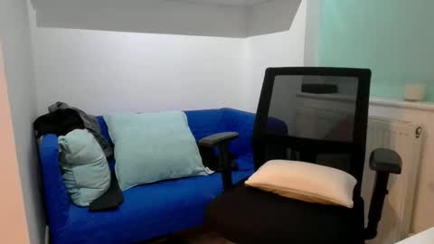 Snapshot of bubblebumdave chatting on 12/16/25, 02:55 Bubblebum online show from 12/16/25, 02:55