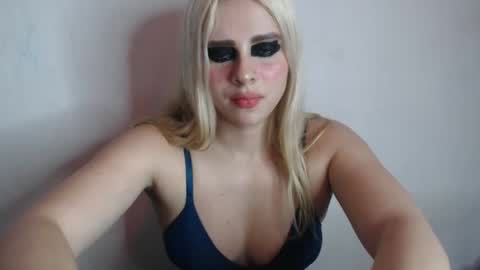 Isabella but call me isa  online show from 10/09/25, 06:22