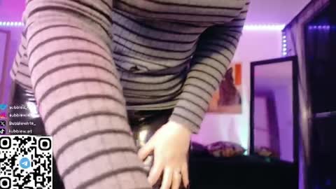 Snapshot of bubblewhite_ chatting on 04/29/26, 10:38 BubbleJereth online show from 04/29/26, 10:38