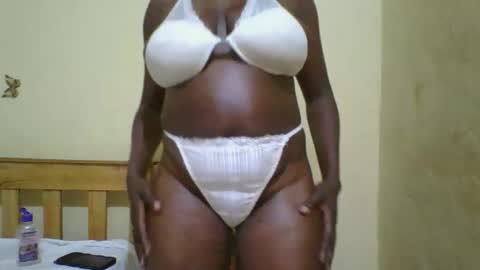 Snapshot of bubblie_bae chatting on 03/08/26, 07:39 Bobbie online show from 03/08/26, 07:39