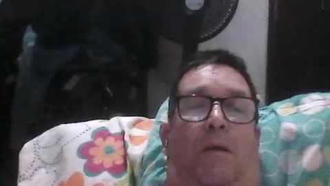 Snapshot of buchs32 chatting on 06/18/26, 05:08 buchs32 online show from 06/18/26, 05:08