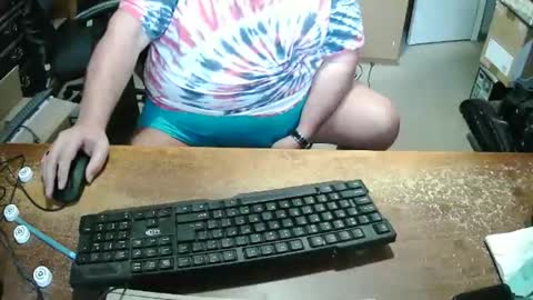 Snapshot of bucku2 chatting on 11/22/25, 07:57 Bucku2 online show from 11/22/25, 07:57