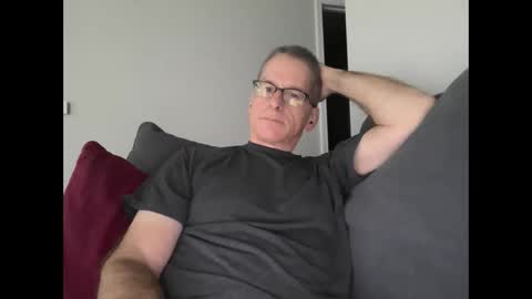 Snapshot of budman004 chatting on 09/26/25, 07:51 budman004 online show from 09/26/25, 07:51