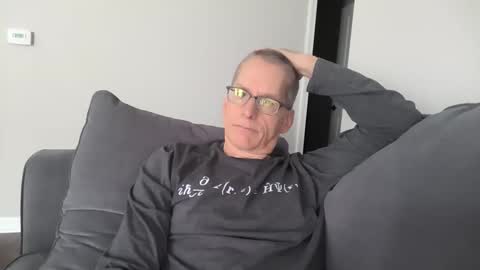 Snapshot of budman004 chatting on 11/02/25, 03:58 budman004 online show from 11/02/25, 03:58