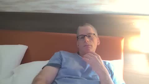 Snapshot of budman004 chatting on 03/15/26, 04:29 budman004 online show from 03/15/26, 04:29