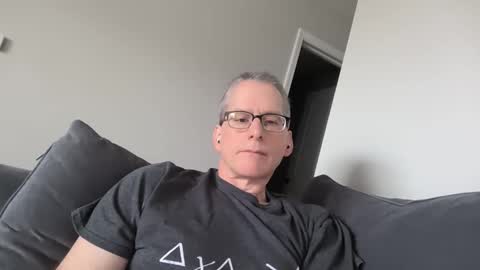 Snapshot of budman004 chatting on 03/20/26, 06:13 budman004 online show from 03/20/26, 06:13