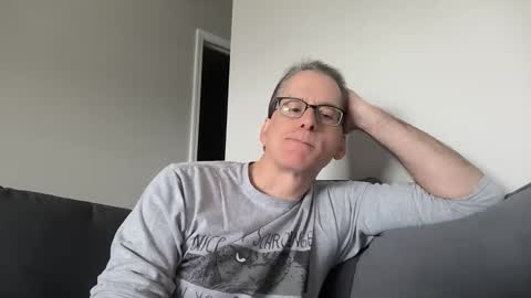 Snapshot of budman004 chatting on 04/25/26, 05:32 budman004 online show from 04/25/26, 05:32