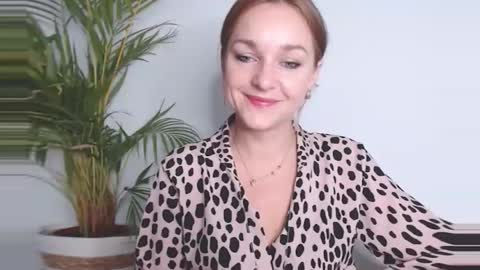 Snapshot of buffyextasy chatting on 11/13/25, 06:56 Buffy online show from 11/13/25, 06:56