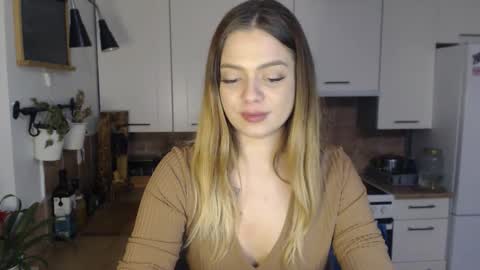 Snapshot of buffyextasy chatting on 12/03/25, 03:21 Buffy online show from 12/03/25, 03:21