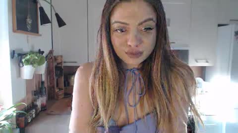 Snapshot of buffyextasy chatting on 03/18/26, 03:26 Buffy online show from 03/18/26, 03:26