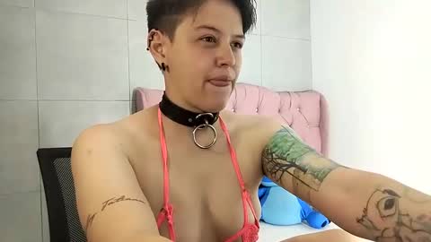 Snapshot of bug2025 chatting on 10/01/25, 12:44 bug2025 online show from 10/01/25, 12:44