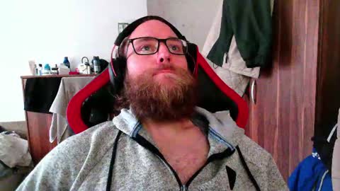 Snapshot of buhalteris chatting on 06/14/26, 04:09 Lukas online show from 06/14/26, 04:09