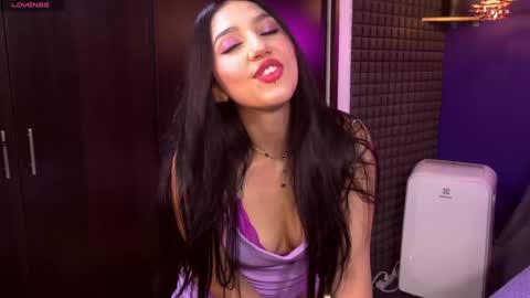 Snapshot of bull_vixen2001 chatting on 05/27/26, 11:13 Bunny and The Rock online show from 05/27/26, 11:13