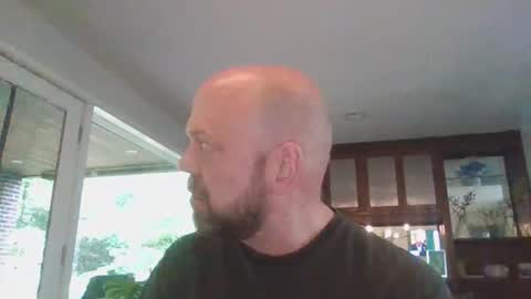 Snapshot of bulldog302w chatting on 05/19/26, 12:22 bulldog302w online show from 05/19/26, 12:22