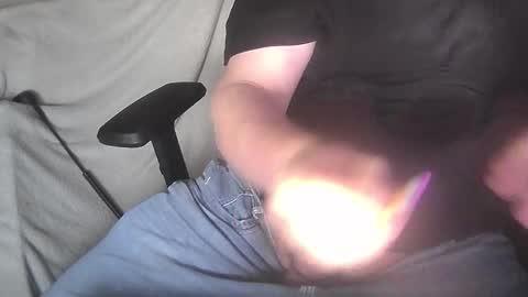 Snapshot of bullen2004 chatting on 12/18/25, 12:33 bullen2004 online show from 12/18/25, 12:33