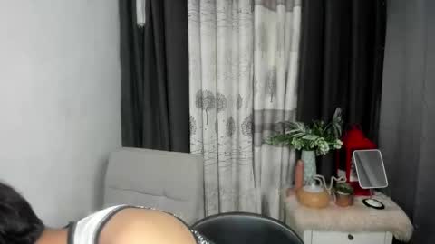 Snapshot of bump_me_baby chatting on 12/01/25, 07:46 zy online show from 12/01/25, 07:46