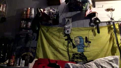 Snapshot of bunniandcryme chatting on 11/22/25, 05:17 bunniandcryme online show from 11/22/25, 05:17