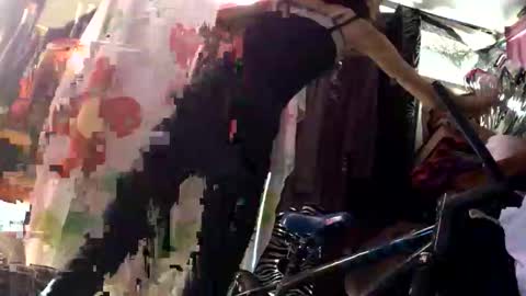 Snapshot of bunniandcryme chatting on 11/23/25, 02:28 bunniandcryme online show from 11/23/25, 02:28