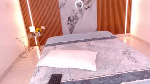 Snapshot of bunny_bao chatting on 03/20/26, 01:27 Rossi Hill online show from 03/20/26, 01:27