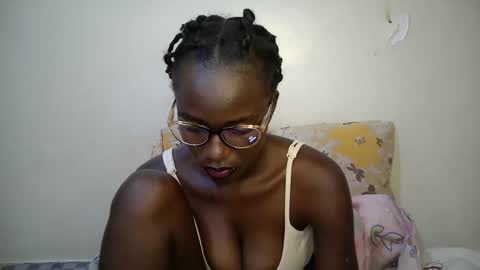 bunny_bliss1 online show from 04/05/26, 07:27