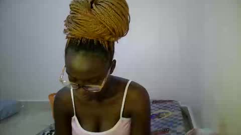 bunny_bliss1 online show from 05/12/26, 11:24