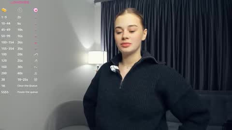 Snapshot of bunny_hope chatting on 12/18/25, 07:25 Theya online show from 12/18/25, 07:25