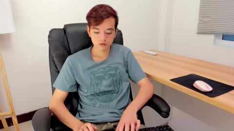 bunny online show from 12/04/25, 01:20