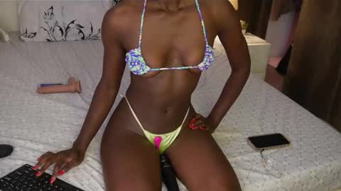 Snapshot of bunny_peaches22 chatting on 03/22/26, 09:23 QUEEN independent model online show from 03/22/26, 09:23