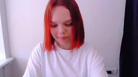 Snapshot of bunnybloom_ chatting on 05/20/26, 01:28 Ariel online show from 05/20/26, 01:28