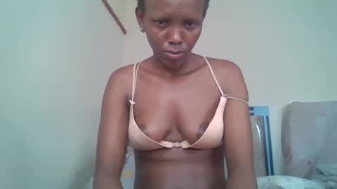 bunnydiva_ online show from 10/13/25, 06:08