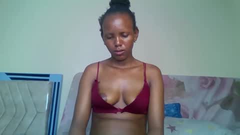 bunnydiva_ online show from 11/06/25, 07:37