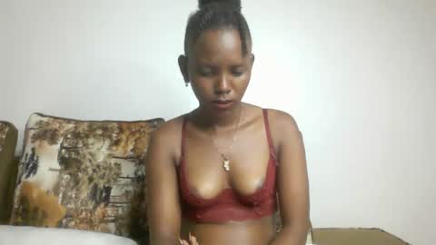 bunnydiva_ online show from 03/12/26, 04:18