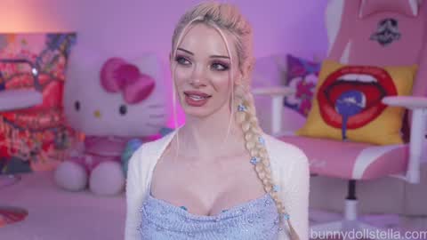 Stella online show from 10/26/25, 10:36