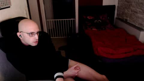 Snapshot of bunnydollstellas_toyboy chatting on 04/03/26, 02:09 bunnydollstellas_toyboy online show from 04/03/26, 02:09