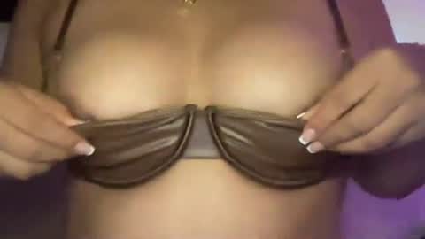 Snapshot of bunnymami chatting on 01/08/26, 03:42 bunnymami333 online show from 01/08/26, 03:42