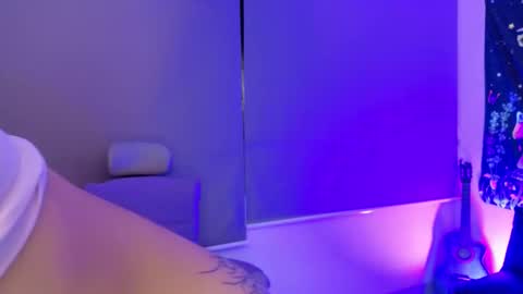 Snapshot of bunnypeachyy chatting on 02/28/26, 02:01 online show from 02/28/26, 02:01