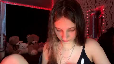 Snapshot of bunnytrussel chatting on 05/25/26, 12:00 Bella online show from 05/25/26, 12:00